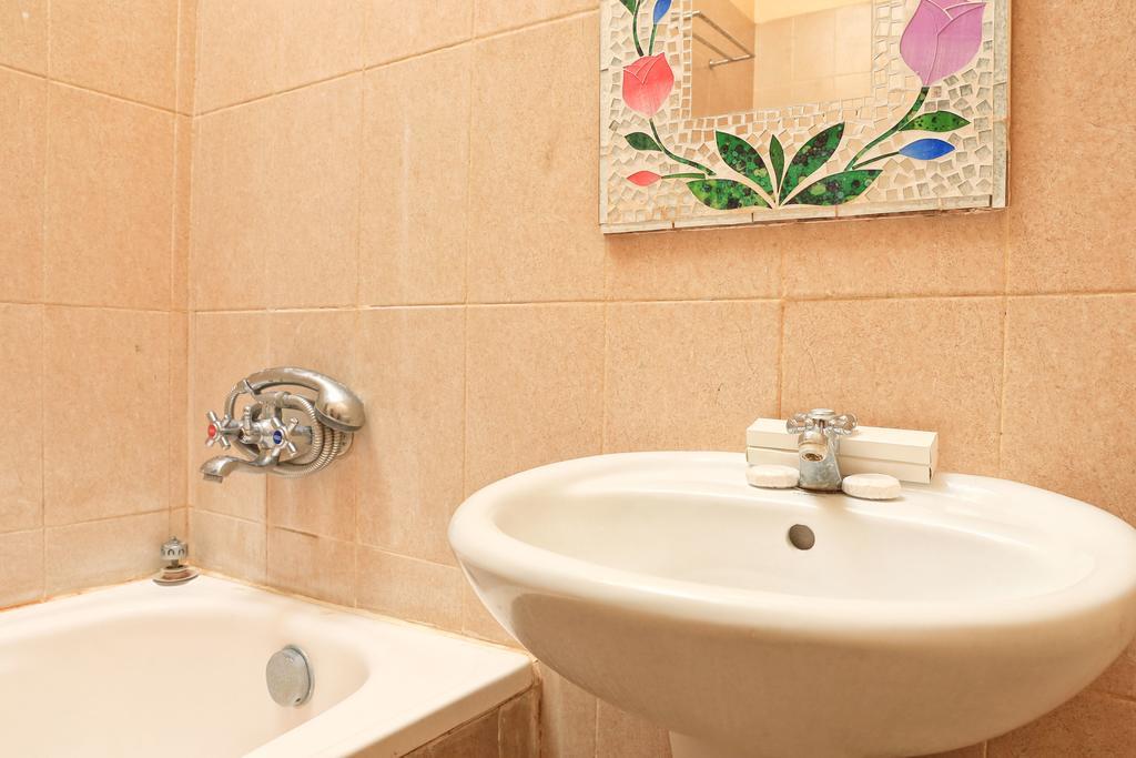 Reddoorz @ Mataram Kuta 3 Hotel Exterior photo