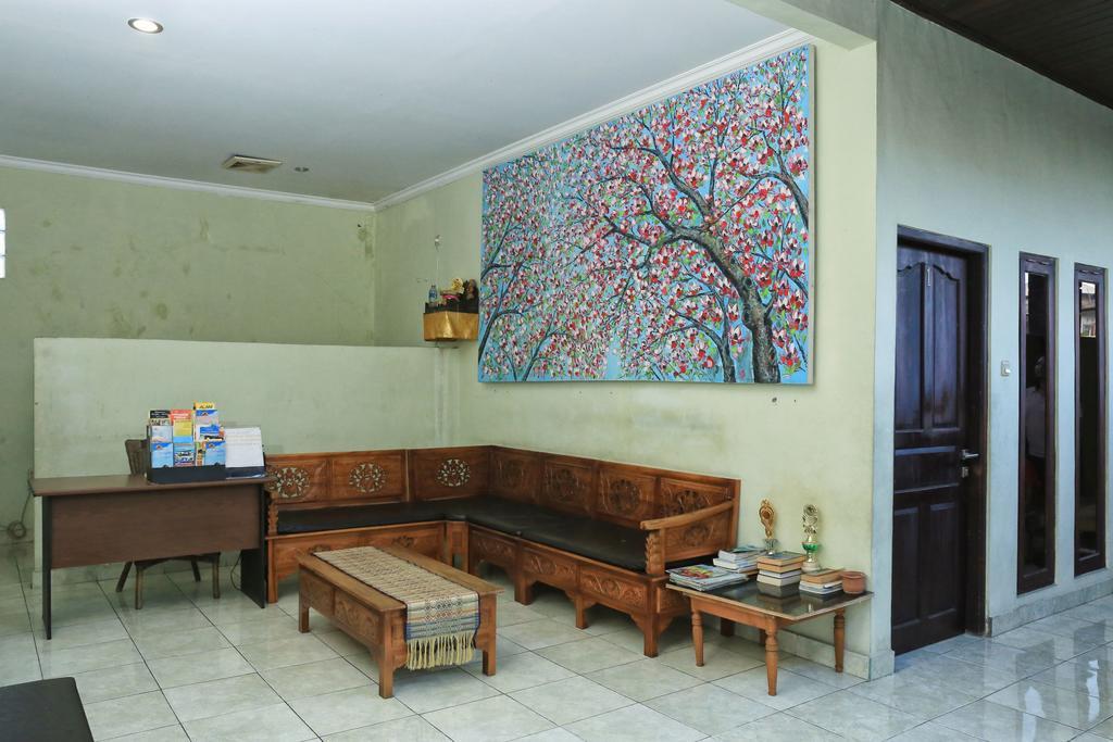 Reddoorz @ Mataram Kuta 3 Hotel Exterior photo